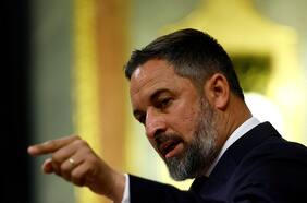 Líder de Vox tiende la mano al PP para pactar y presiona para que opten entre ellos “u otro camino”