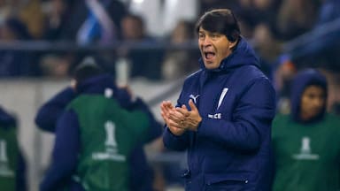 El desahogo de Daniel Garnero en la UC: “Están minimizando que estamos punteros en el grupo más complejo de la copa”