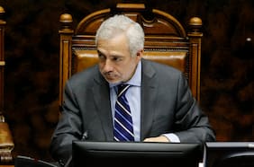 Comisión de Régimen Interno del Senado decide que Raúl Guzmán salga de la testera y asuma labores administrativas ante su formalización por incumplir la cuarentena