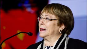Michelle Bachelet vuelve al Minsal en encuentro de exministros convocado por May Chomali