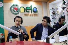 Noboa dice que Ecuador “está en guerra” mientras bandas mantienen como rehenes a guardias penitenciarios