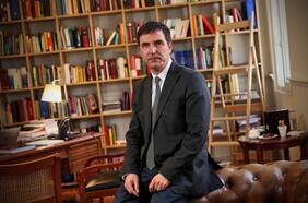 Jaime Couso, decano de derecho UDP: “Soy partidario de votar Apruebo... no veo el riesgo de una justicia desmembrada”