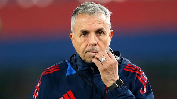 Millones, líos internos y una sorpresiva conferencia apuntando a Azul Azul: la U entra en guerra con Gustavo Álvarez