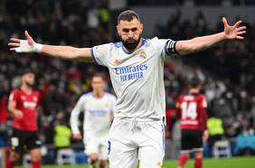 Benzema supera los 300 goles en un Real Madrid cada vez más líder