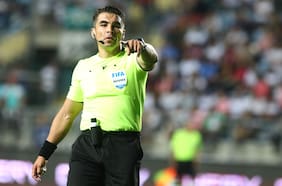 “Otra vez perjudicado”: en Perú apuntan al árbitro José Cabero por derrota de Cusco ante Estudiantes en la Libertadores