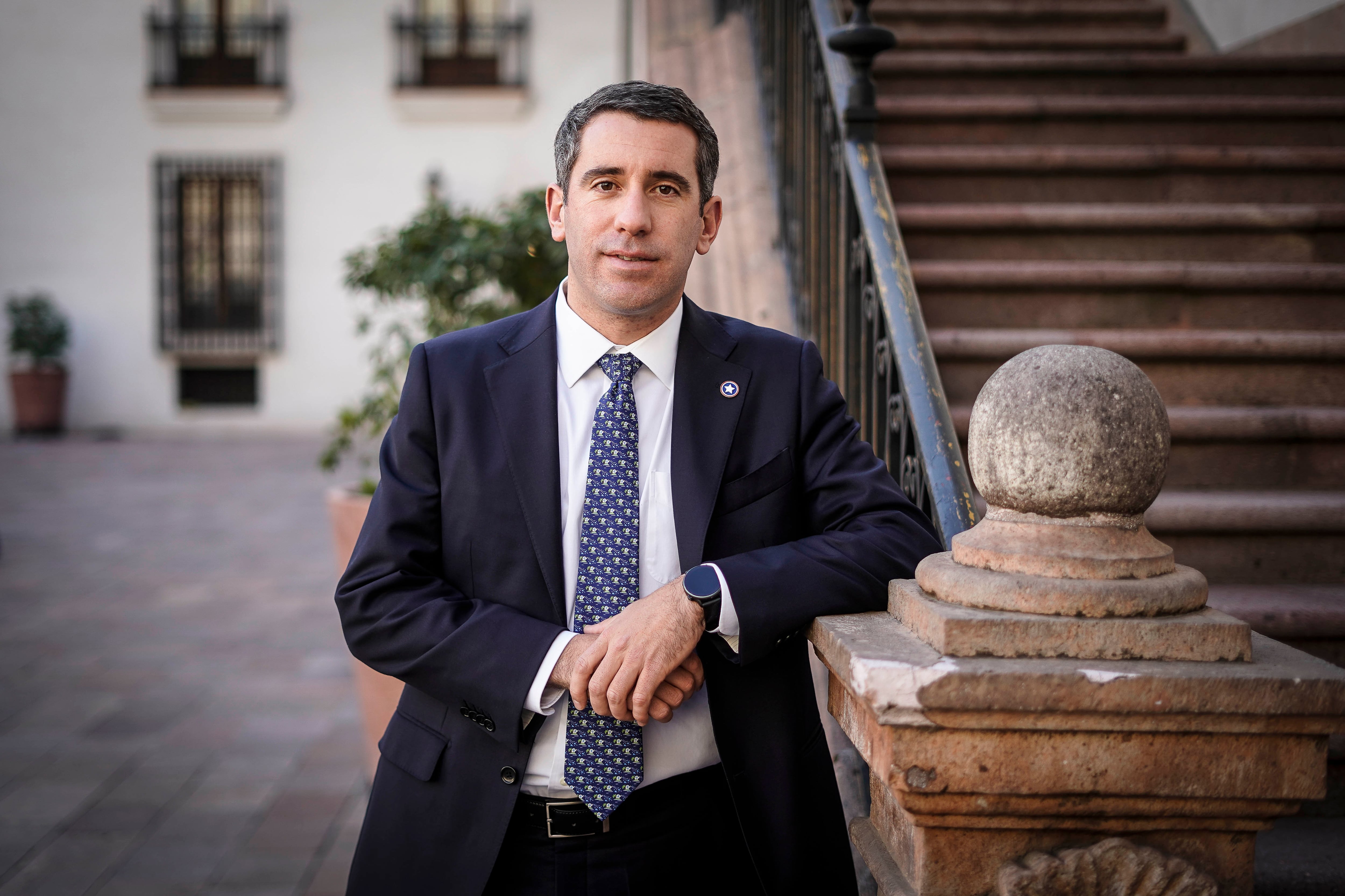 Jefe de bancada de republicanos pide que críticas al gobierno se hagan “en el ámbito de lo privado”