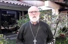 Arzobispo de Santiago se disculpa por exceder aforo permitido en misa