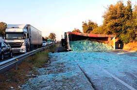 Dos fallecidos deja accidente entre camión de carga y motocicleta en la Ruta 5 Sur