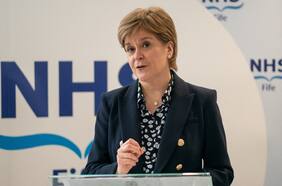 Policía de Escocia libera a ex primera ministra Nicola Sturgeon tras siete horas de interrogatorio