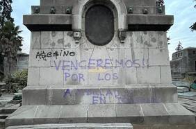 Rayados, quemas y profanación de tumbas: las heridas patrimoniales que sobrelleva el Cementerio General