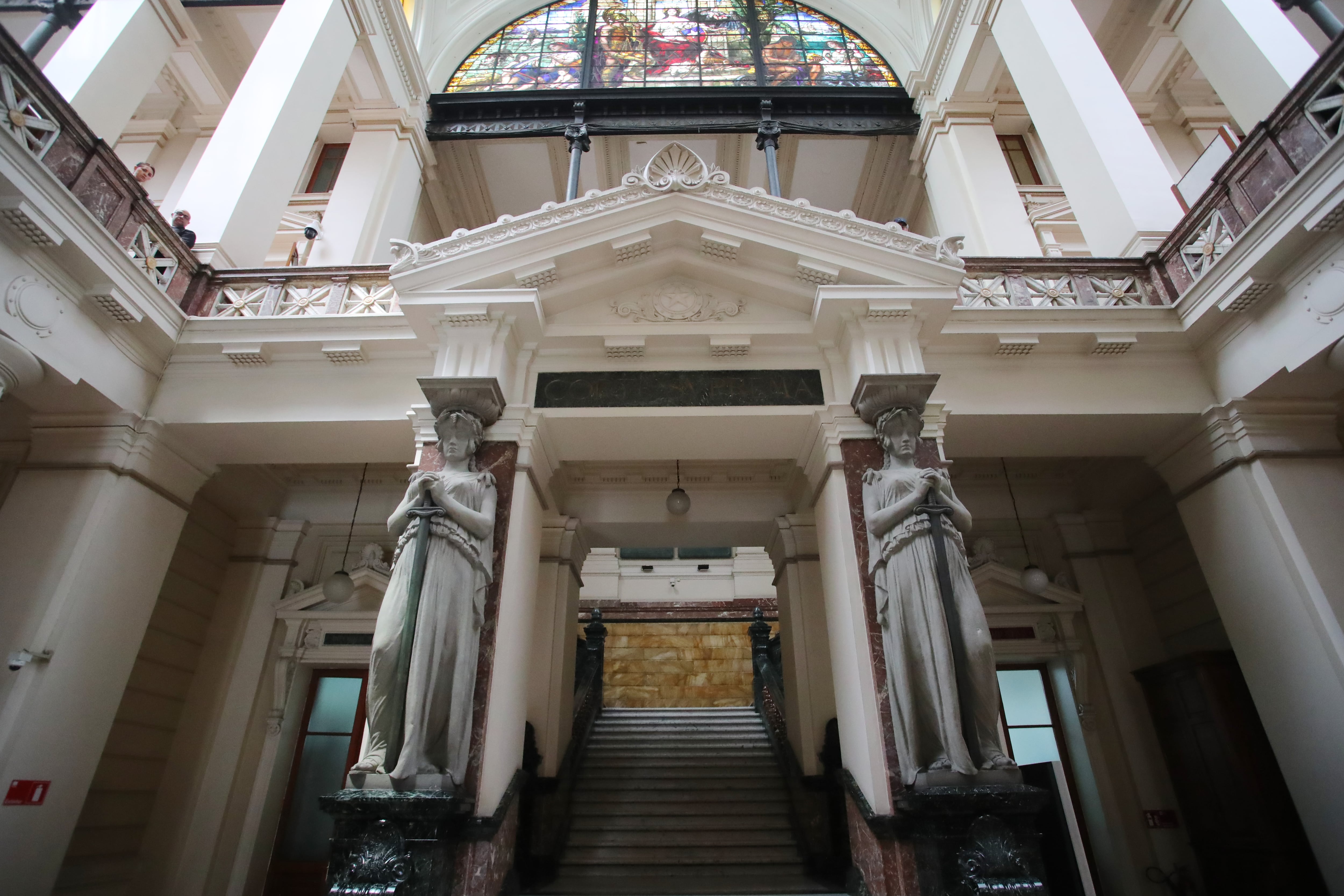 Corte Suprema en crisis: Expertos llaman a una reforma ética y profesional desde adentro