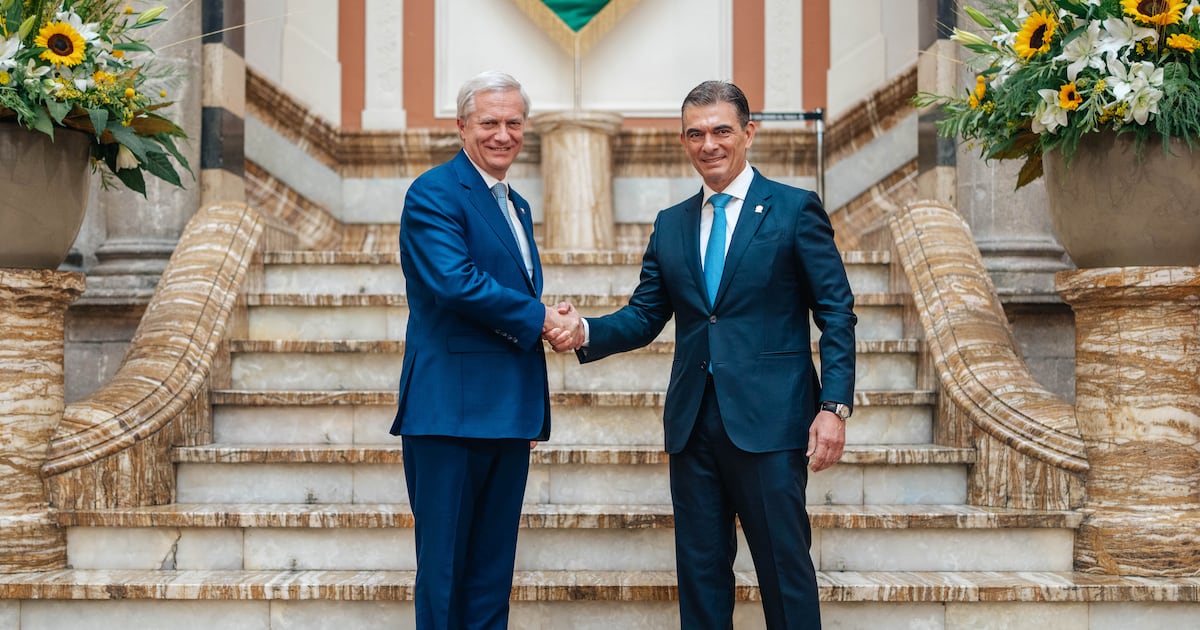 Kast y Paz sellan cuatro acuerdos para fortalecer la relación entre Chile y Bolivia: “Hoy dejamos de darnos la espalda” - La Tercera