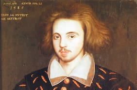 Llega el libro chileno más provocador del año: “Persistir en el mito de Shakespeare es de una gran ingenuidad”