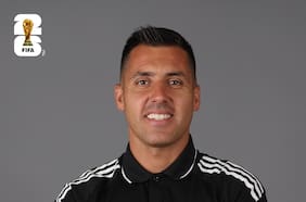Sicólogos, informes de Canadá y Qatar y millonario bono: la preparación de Cristián Garay para su debut en el Mundial