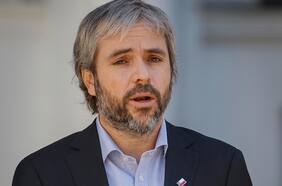 Gonzalo Blumel en presentación de libro de Ignacio Walker: “Chile vivió a fines de 2019 y comienzos de 2020 una de las mayores crisis de su historia republicana”