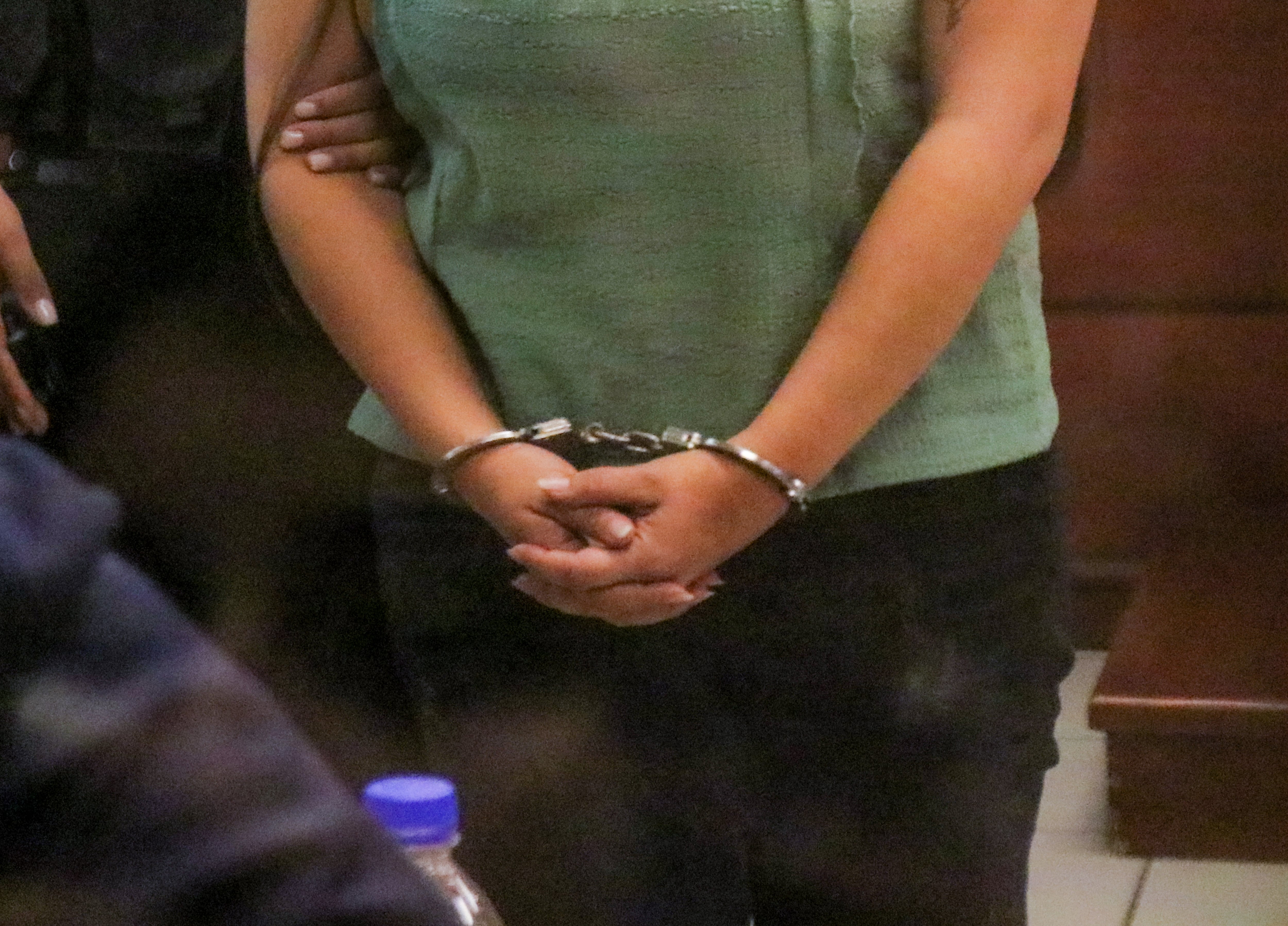 Discutió con Kast en Villarrica: dictan arraigo nacional para mujer formalizada por estafa en Iquique