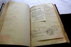 Universidad de Chile recibió la biblioteca personal del destacado filósofo Humberto Giannini