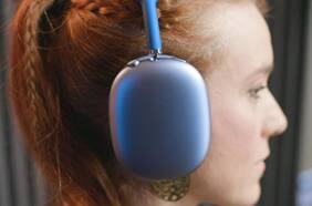 Inalámbricos, inteligentes y tan caros como una consola de videojuegos: Así es la nueva era de los audífonos “premium”