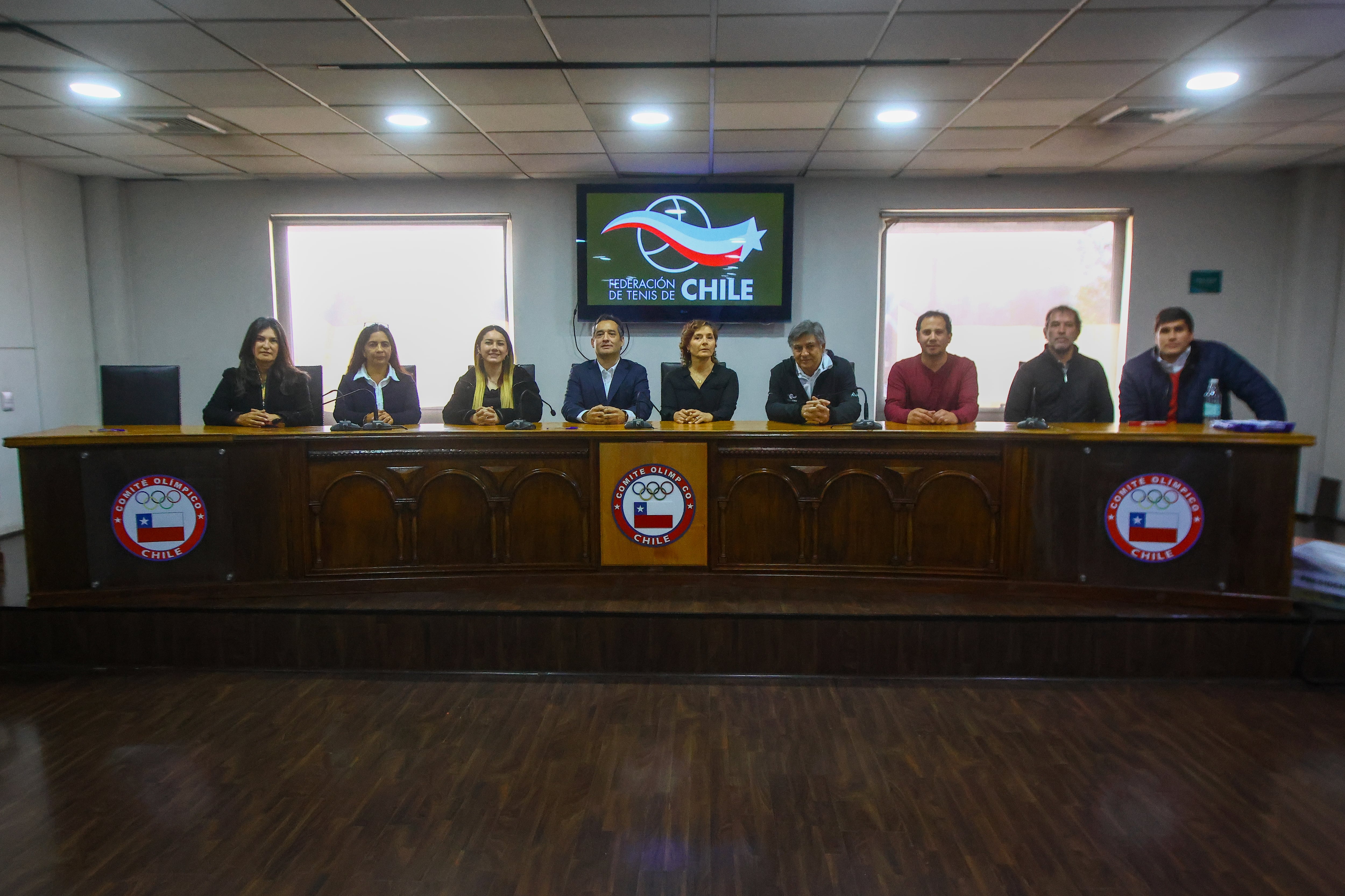 Escándalo en el tenis chileno: renuncian tres directores e inhabilitan a una integrante de la mesa de Milovan Kegevic