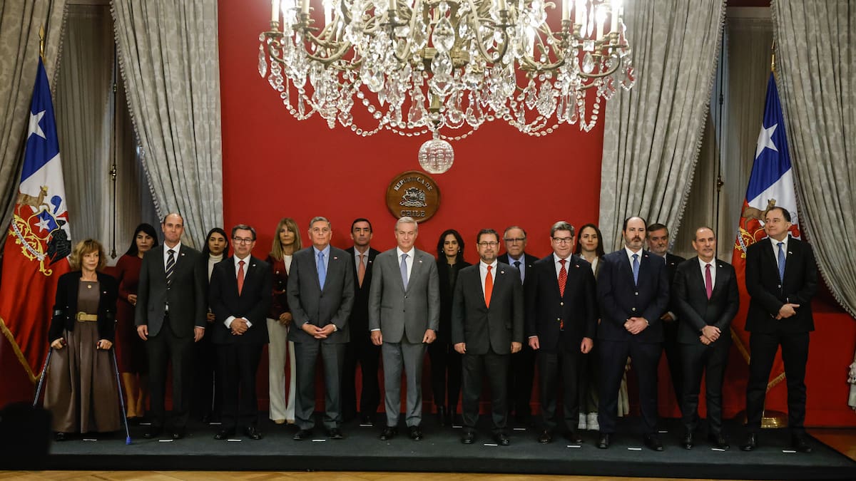 Kast rompe récord y realiza su primer cambio de gabinete a 69 días de asumir