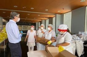 Director nacional de Junaeb: “Lo ideal es que los niños estén de nuevo en clases y les cocinemos comida casera”