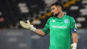 ¿Por qué Gustavo Costas sacó a Gabriel Arias? Las razones del polémico cambio ante Peñarol que molestó al arquero