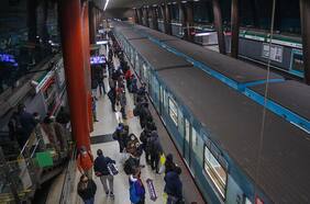 Carabineros interviene estación de Metro Vicente Valdés para enfrentar comercio ilegal y recuperar espacios comunes