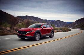 Llega en ocho versiones: Mazda presenta en Chile el nuevo familiar CX-30