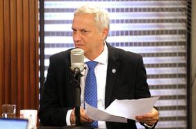 Kast comparte postura de Valenzuela sobre “parásitos” en el Estado: “Qué bueno que se pongan nerviosos”