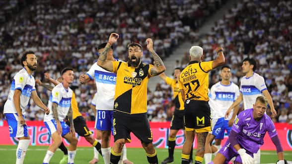 Con el campeón muy lejos del top: sitios de apuestas entregan sus pronósticos para ser el monarca de la Liga de Primera