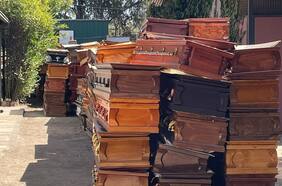 Seremi de Salud abre sumario a Cementerio General por 450 féretros abandonados en crematorio