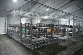 Autoridades de Florida abren un segundo centro de detención para migrantes