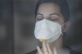 Por primera vez en toda la pandemia: contagios en el mundo superan el millón de casos diarios durante una semana