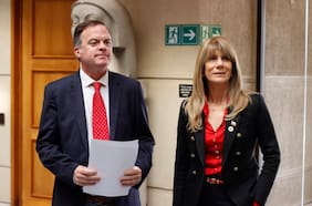 Desorden en Demócratas: dirigentes comienzan a sincerar su apoyo a José Antonio Kast