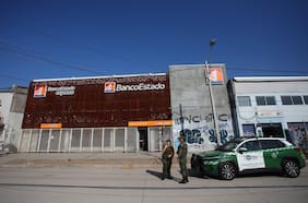 Cerca de seis sujetos protagonizan un robo frustrado a ServiEstado en Conchalí