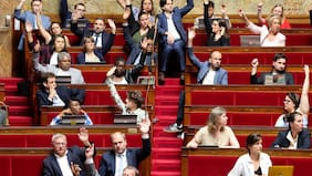 Francia vota por unanimidad abolir el Código Negro, una ley colonial sobre la esclavitud