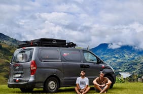 Los chilenos que sí van al Mundial: desde vacaciones a una odisea de más de 25 mil kilómetros por tierra