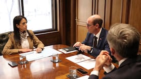 Presidentes del Congreso entregan al ministro Arrau plan integral para fortalecer seguridad y respaldo a Carabineros