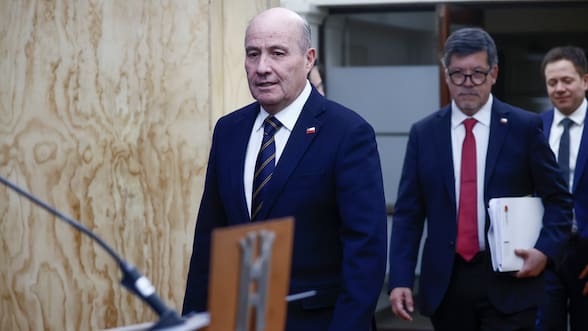 Quiroz acusa “error” de más US$10 mil millones en proyección de deuda pública 2026-2030 en último informe del gobierno de Boric