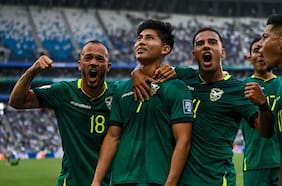La Verde está más cerca: Bolivia remonta a Surinam y se jugará ante Irak su regreso al Mundial después de 32 años