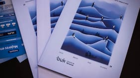 Chile lidera la brecha salarial de género en la región: alcanza un 17%, según estudio de Buk