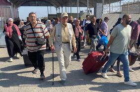Abren cruce fronterizo de Rafah entre Gaza y Egipto para una evacuación limitada