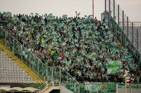 Hinchas del Betis terminan heridos después de ser atacados por barristas de la Fiorentina