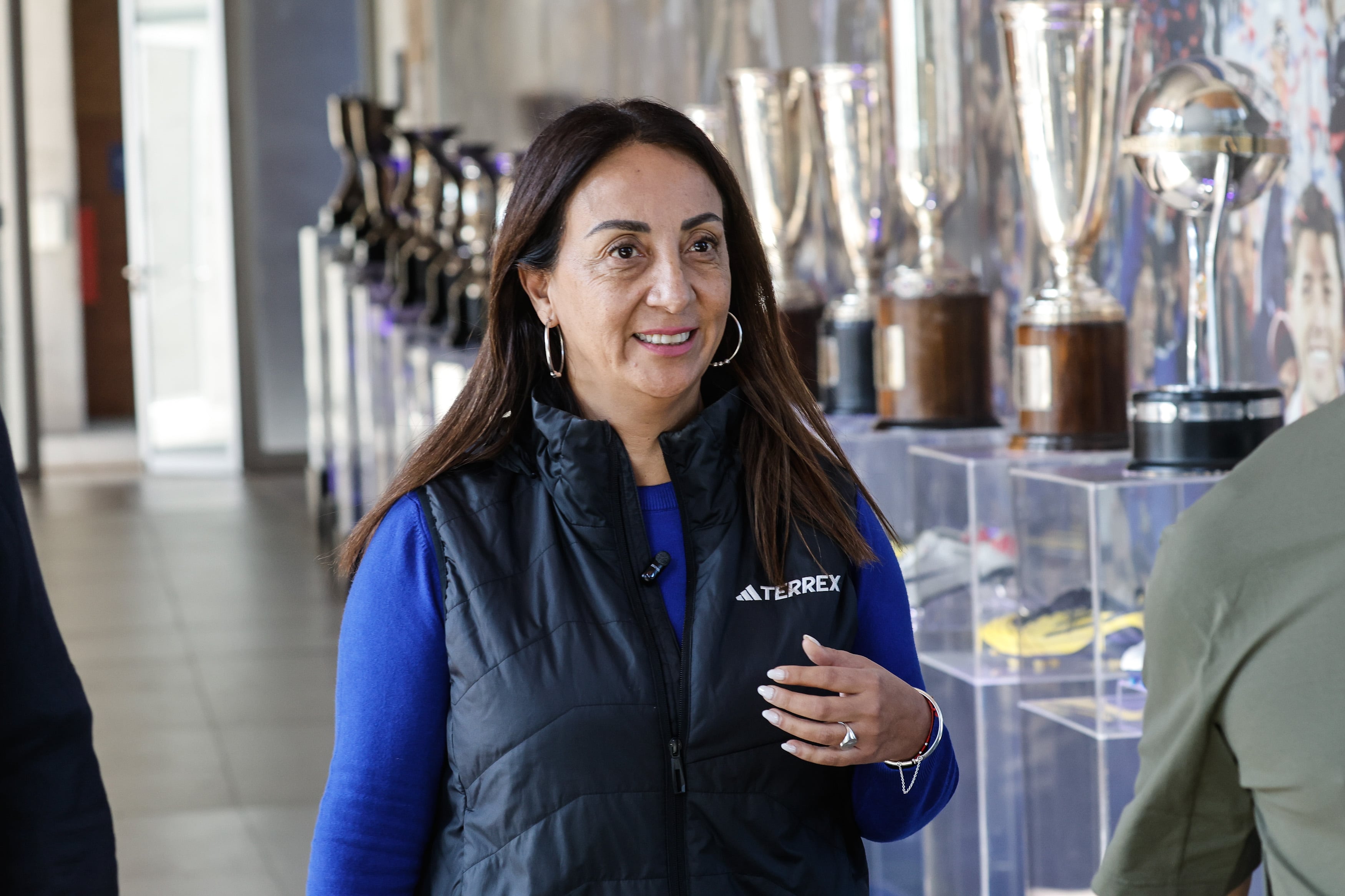 Plazos, molestia del liquidador y evaluación de gerentes en la U: el escenario de Azul Azul tras salida de Cecilia Pérez
