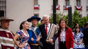 El primer pie de cueca de Kast: el debut presidencial en las fondas y las parejas que acompañarán el baile
