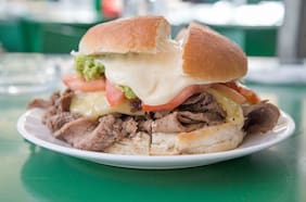 Día del Churrasco 2025: cinco sangucherías infalibles para celebrarlo en Santiago