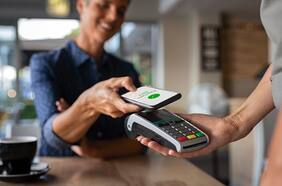 Cómo usar billeteras digitales y la tecnología NFC para pagar sin contacto