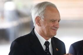 Venezuela niega que senadores Edwards y Kast cumplieran con requisitos para ser observadores electorales y asegura que alertó de ello a Chile