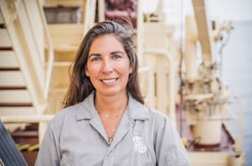 El viaje al fondo del mar de Lucía Villar, la oceanógrafa que estuvo un mes a bordo de un buque de investigación en Japón