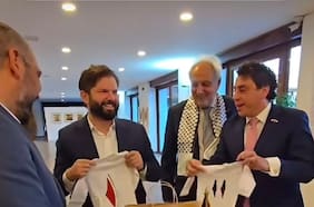 Comunidad Palestina responde a críticas por regalo de camiseta a bebé de Boric y acusa “manipulación de información”
